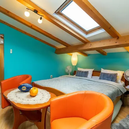 Charming In The Heart Of Old Town Rovinj, Just Minutes From The Sea *